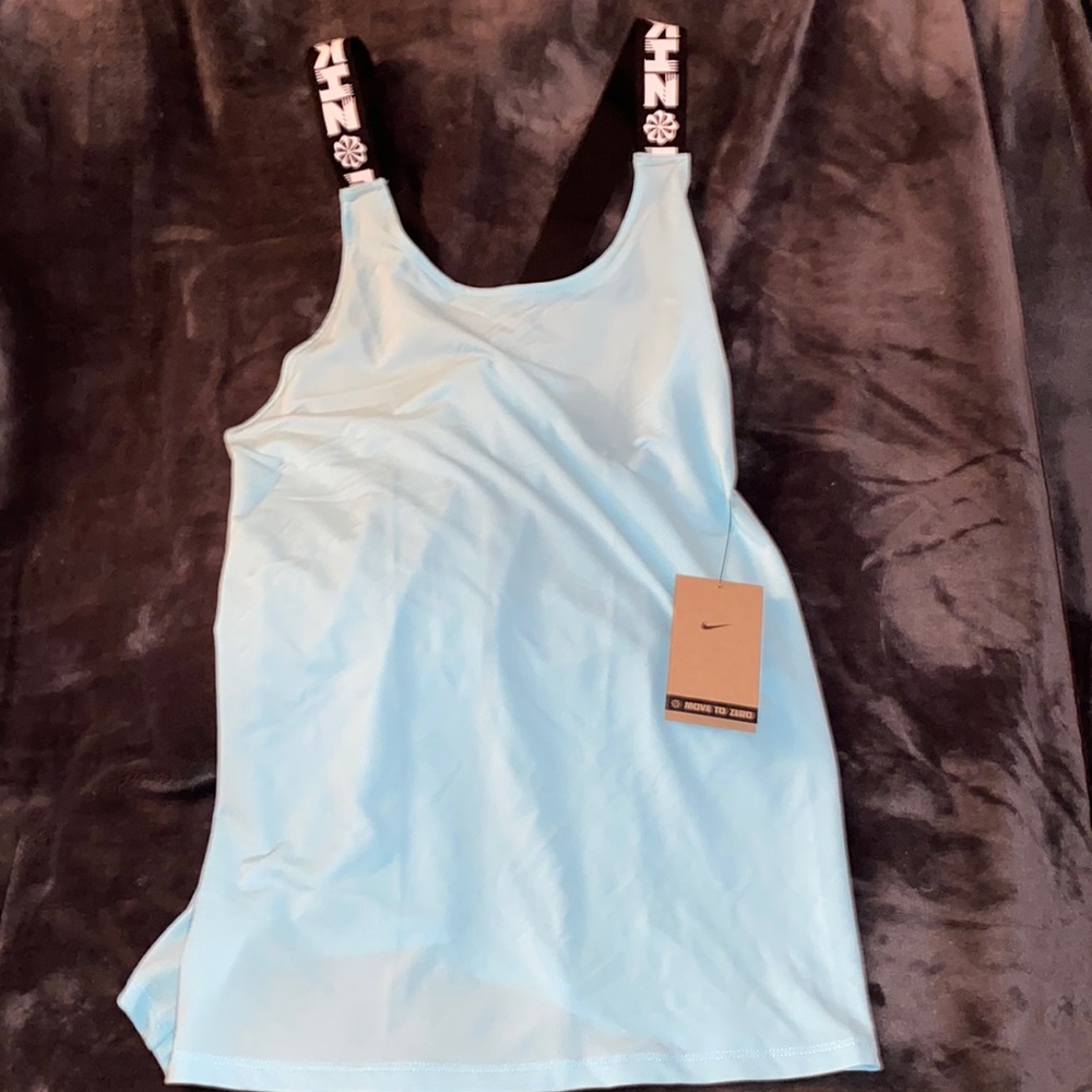 Nike Aqua athletic tank Size L